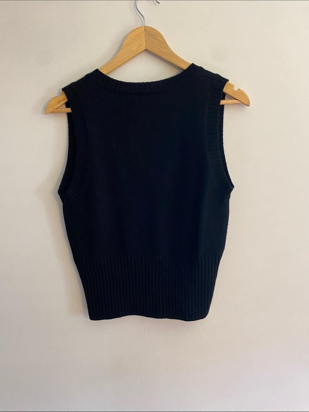 Jones New York Vintage Black Merino Wool Sweater Vest - Picture 2 of 5